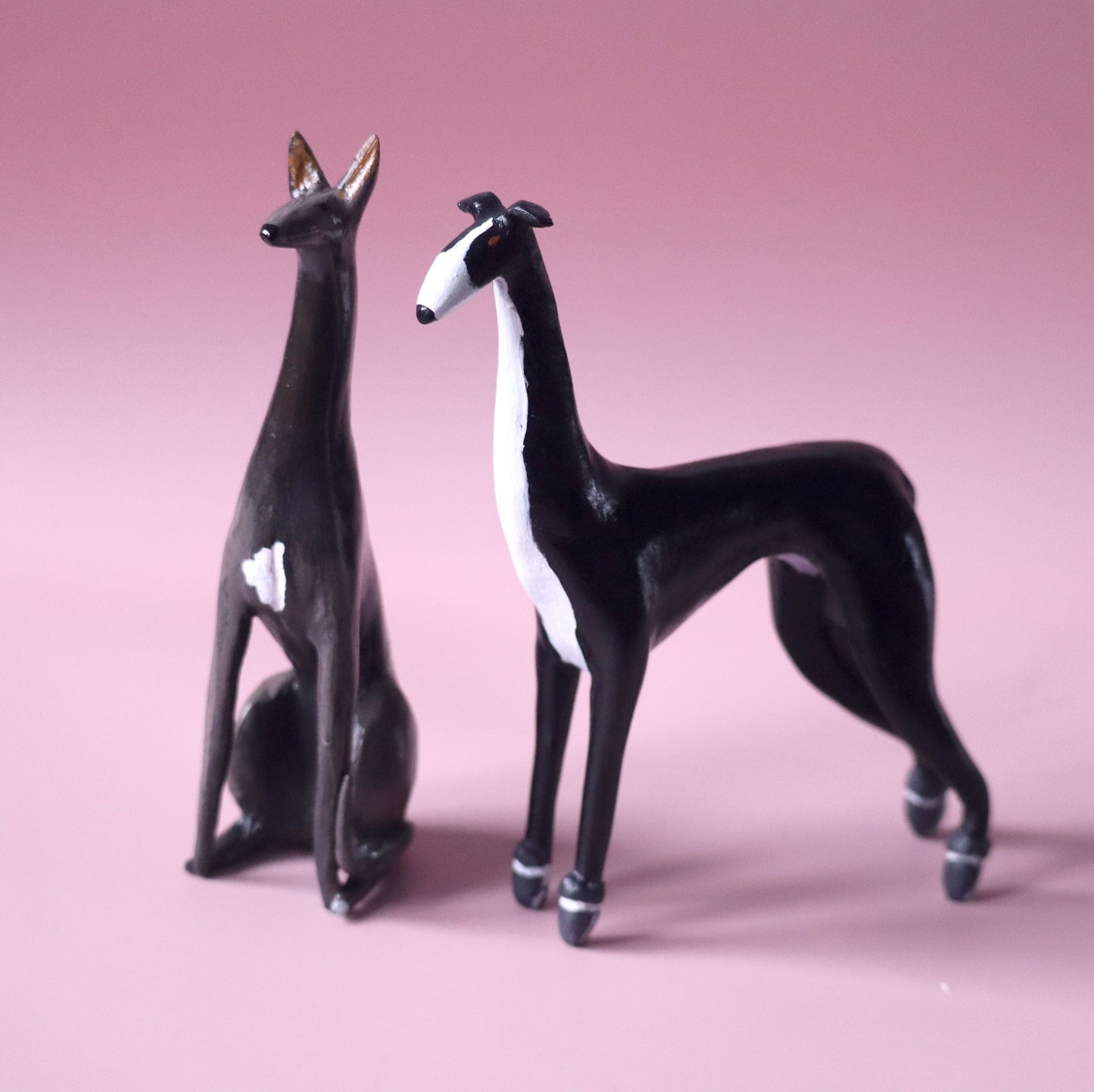 PERSONALIZOWANA FIGURKA CHARTA / POZYCJA SIEDZĄCA